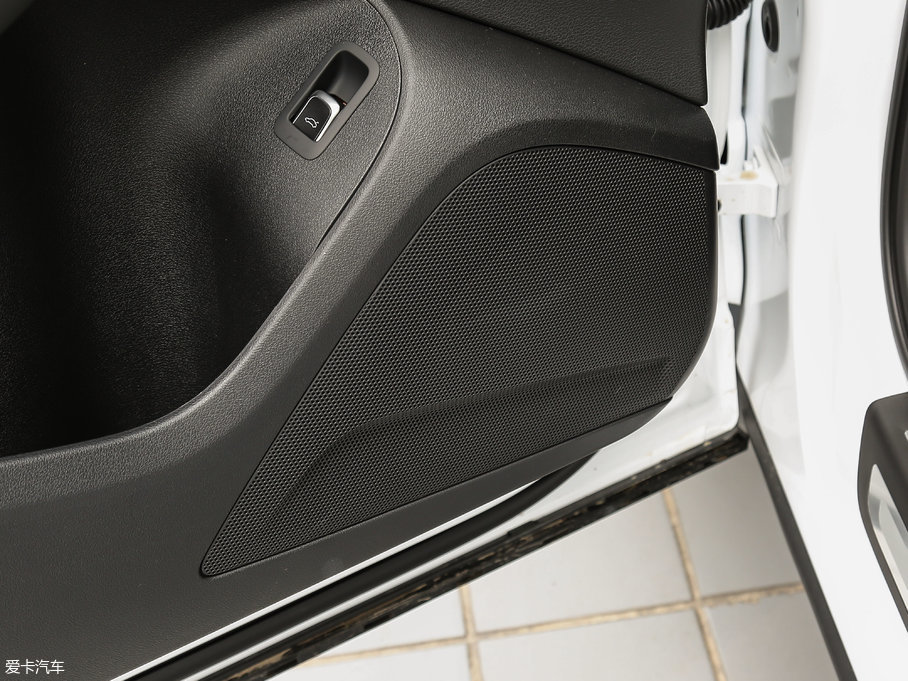 2017WQ5 Plus 40 TFSI g(sh)