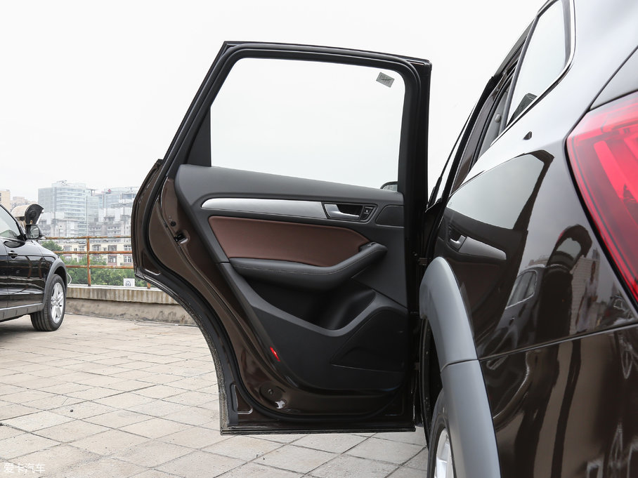 2017WQ5 Plus 40 TFSI g(sh)