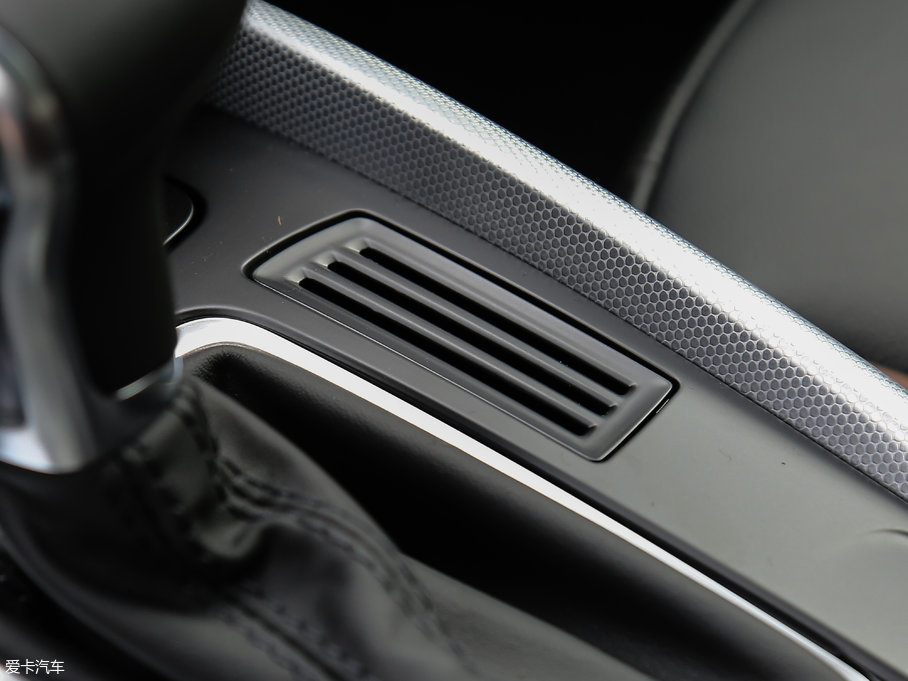 2017?yun)WQ5 Plus 40 TFSI g(sh)