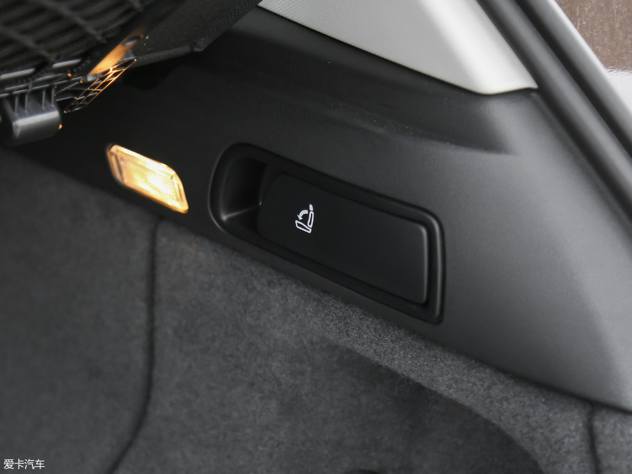 2017?yun)WQ5 Plus 40 TFSI g(sh)