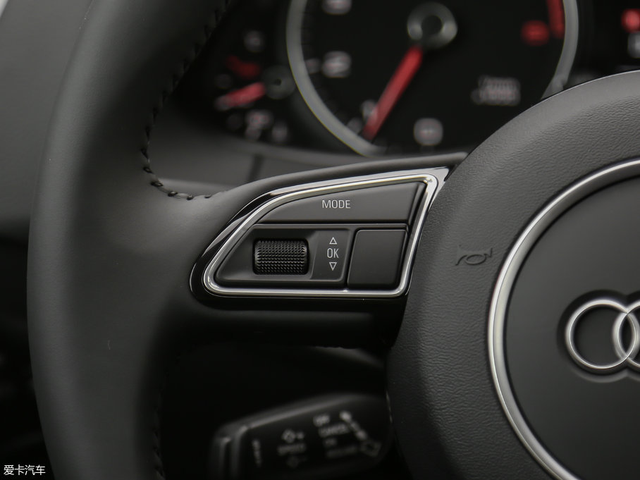 2017?yun)WQ5 Plus 40 TFSI g(sh)