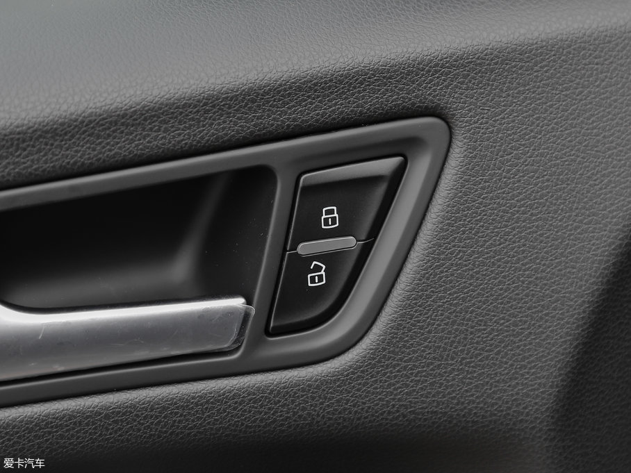 2017WQ5 Plus 40 TFSI g