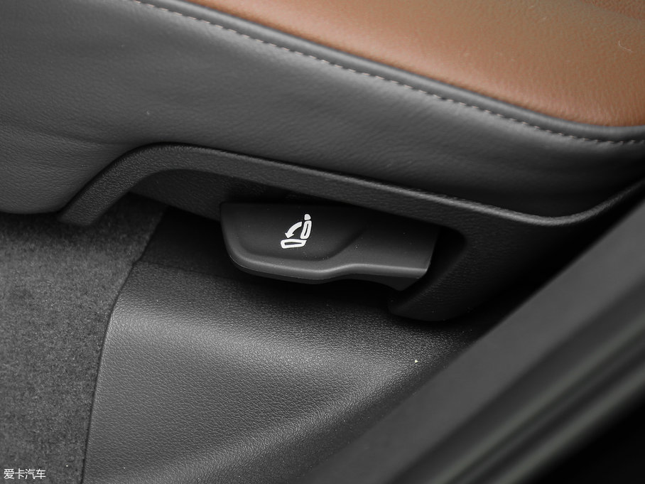 2017WQ5 Plus 40 TFSI g