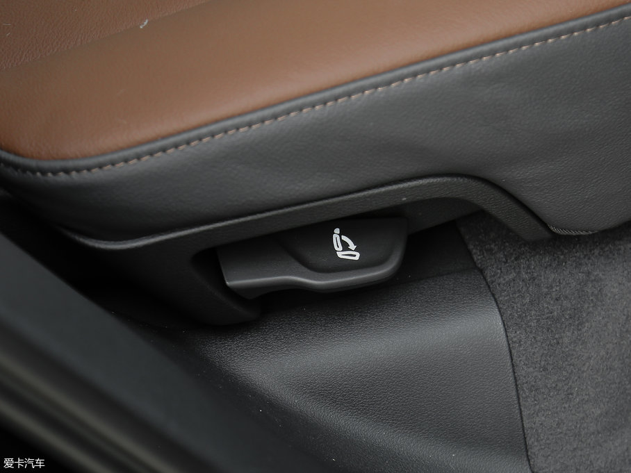 2017WQ5 Plus 40 TFSI g