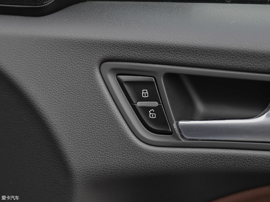 2017?yun)WQ5 Plus 40 TFSI g(sh)