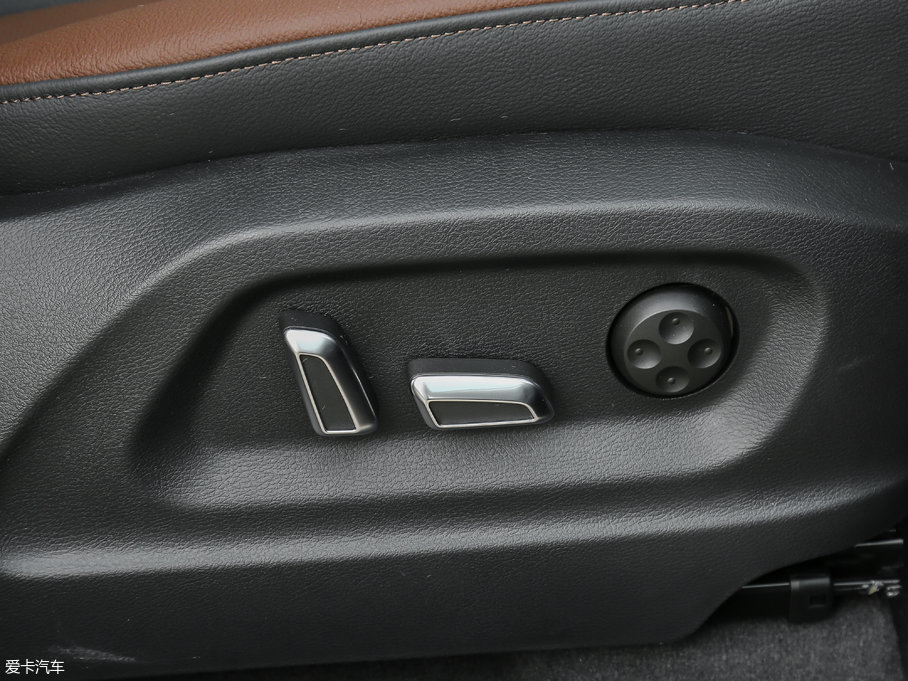 2017WQ5 Plus 40 TFSI g