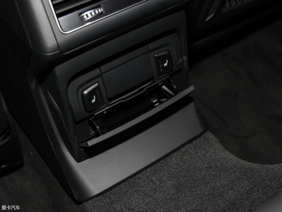 2017?yun)WQ5 Plus 40 TFSI A