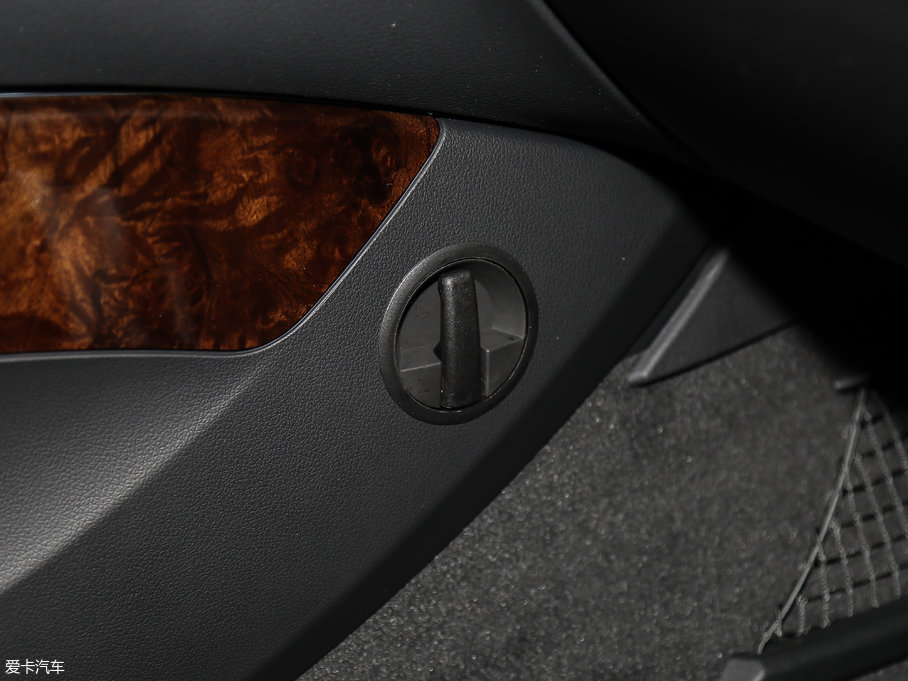 2017WQ5 Plus 40 TFSI A