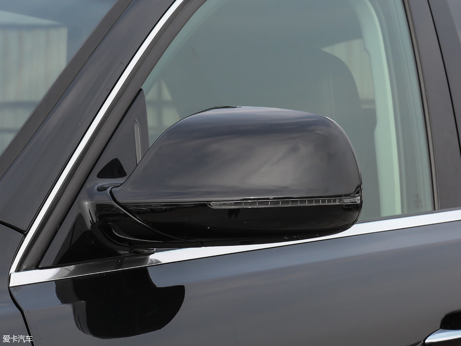 2017?yun)WQ5 Plus 40 TFSI m