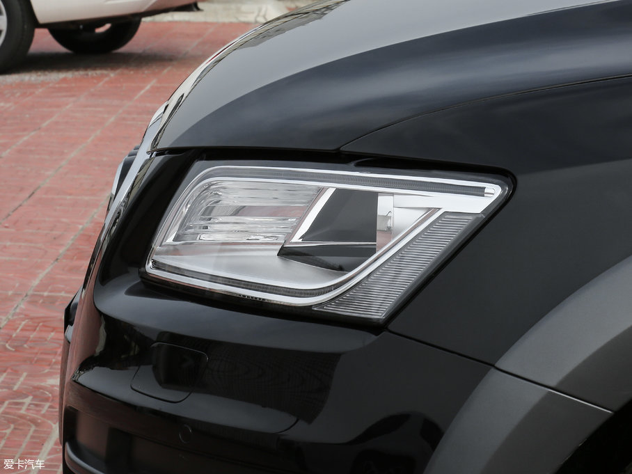 2017WQ5 Plus 40 TFSI m