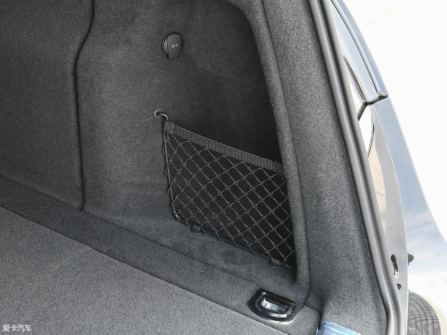 2017?yun)WQ5 Plus 40 TFSI m