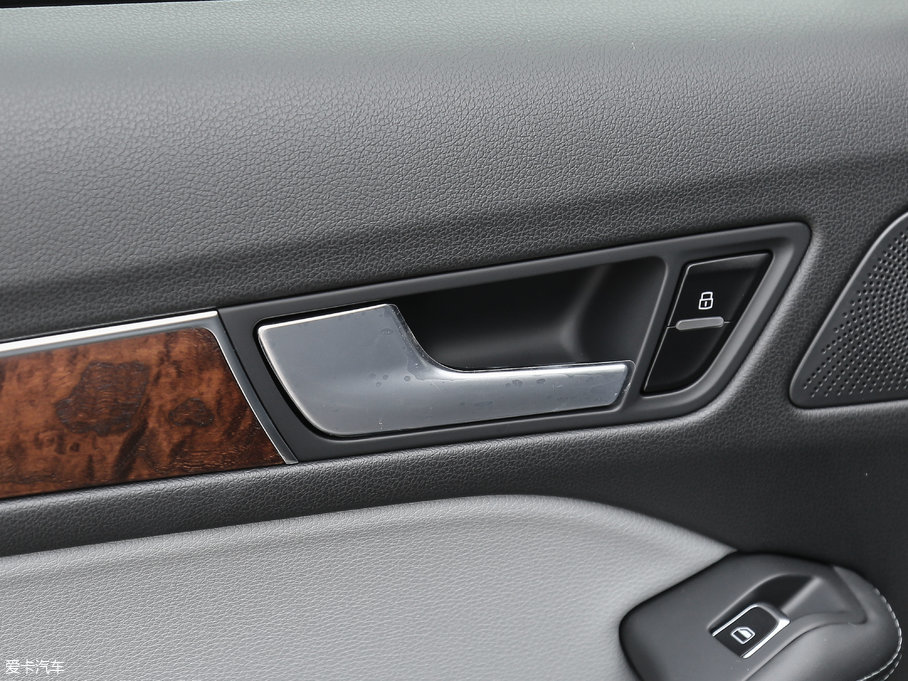 2017?yun)WQ5 Plus 40 TFSI m