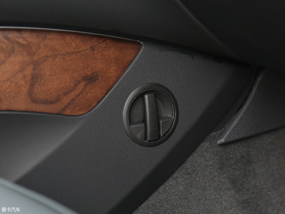 2017WQ5 Plus 40 TFSI m