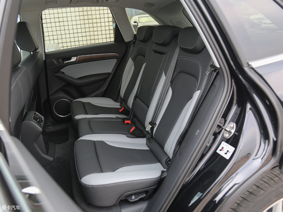 2017?yun)WQ5 Plus 40 TFSI m