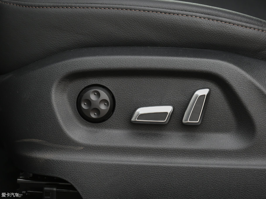 2017?yun)WQ5 Plus 40 TFSI M(jn)ȡ