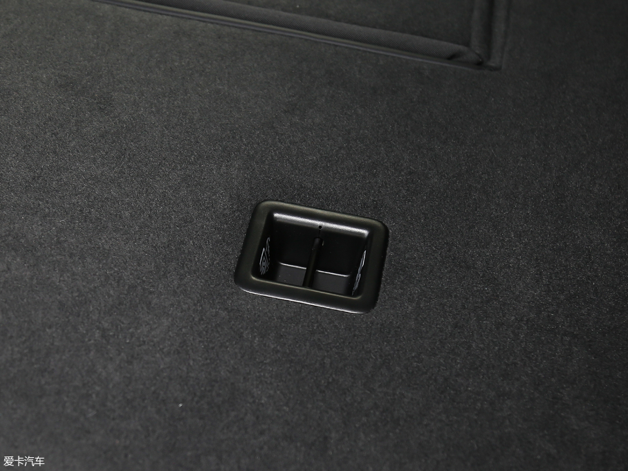 2017WQ5 Plus 40 TFSI Mȡ