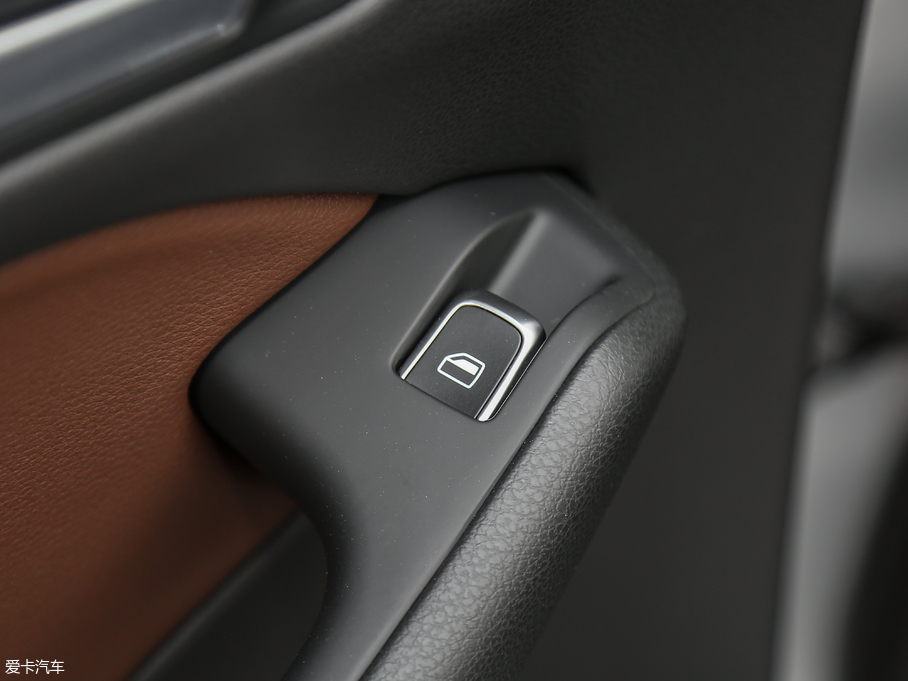 2017WQ5 Plus 40 TFSI Mȡ