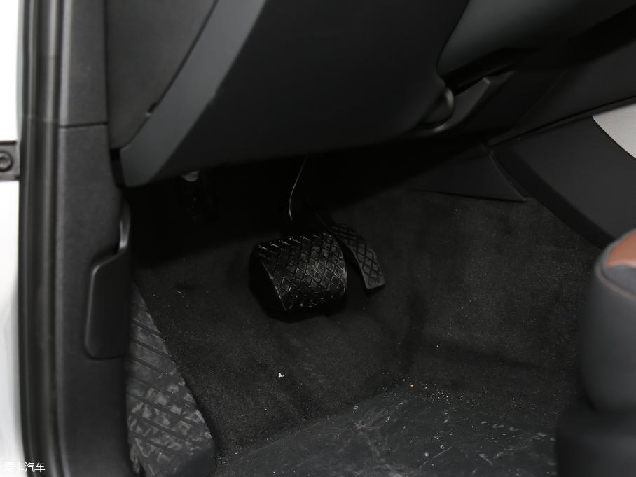 2017?yun)WQ5 Plus 40 TFSI M(jn)ȡ