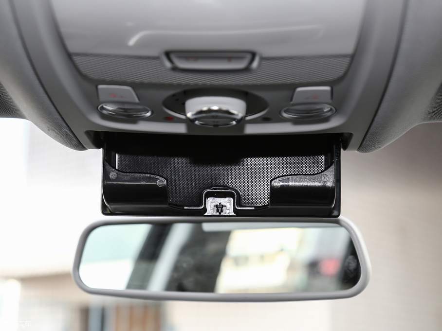 2017WQ5 Plus 40 TFSI Mȡ