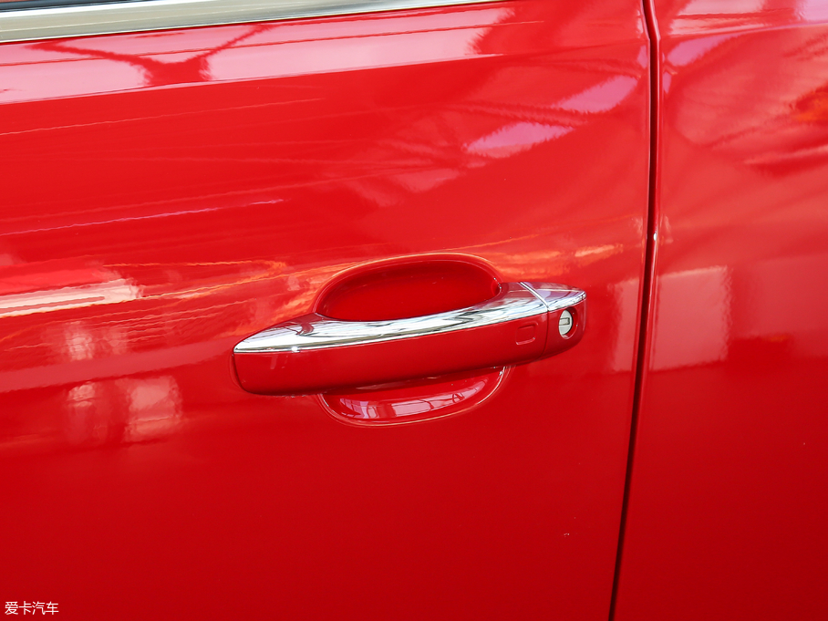 2017?yun)WQ5 Plus 40 TFSI m