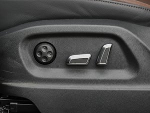 2017Plus 40 TFSI g {{