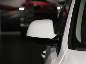 2017Plus 40 TFSI A ^