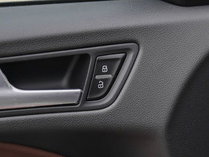 2017Plus 40 TFSI g g