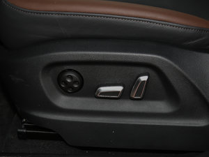 2017Plus 40 TFSI g {{