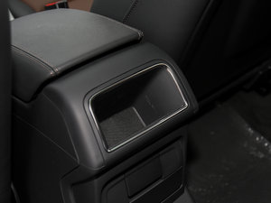 2017Plus 40 TFSI Mȡ g