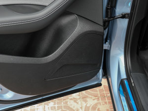 2017Plus 40 TFSI g g