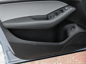 2017Plus 40 TFSI g ǰTg