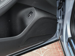 2017Plus 40 TFSI g g