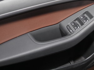 2017Plus 40 TFSI Mȡ g