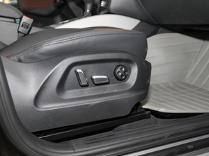 2017Plus 40 TFSI M(jn)ȡ g