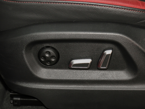 2017Plus 40 TFSI m {{