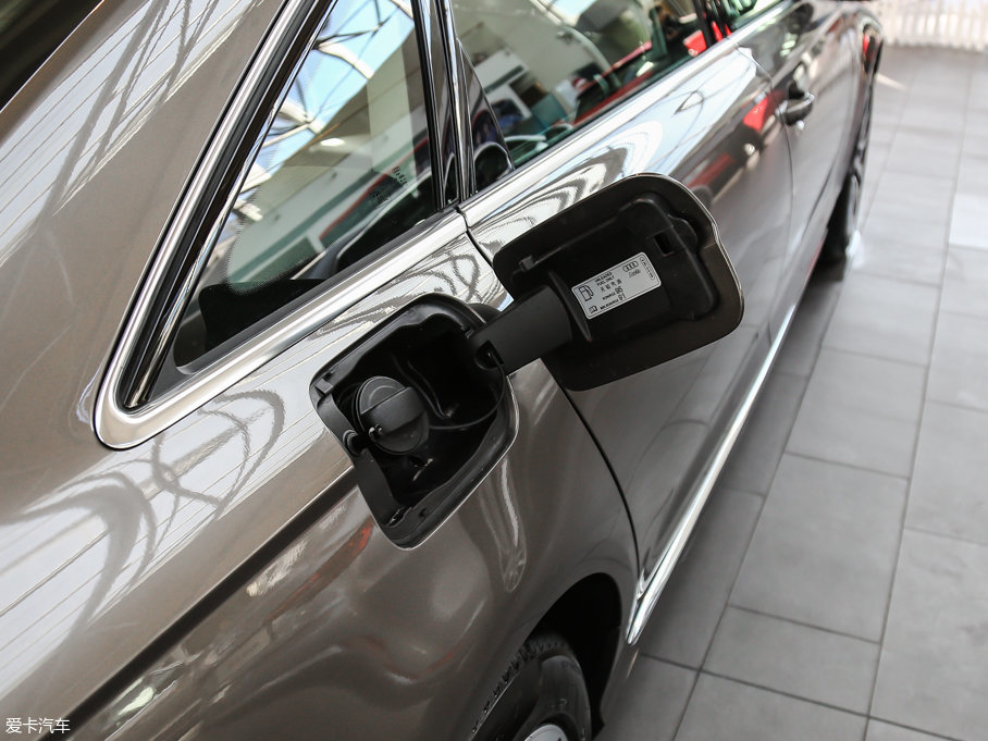 2016?yun)WA6L 30 FSI m