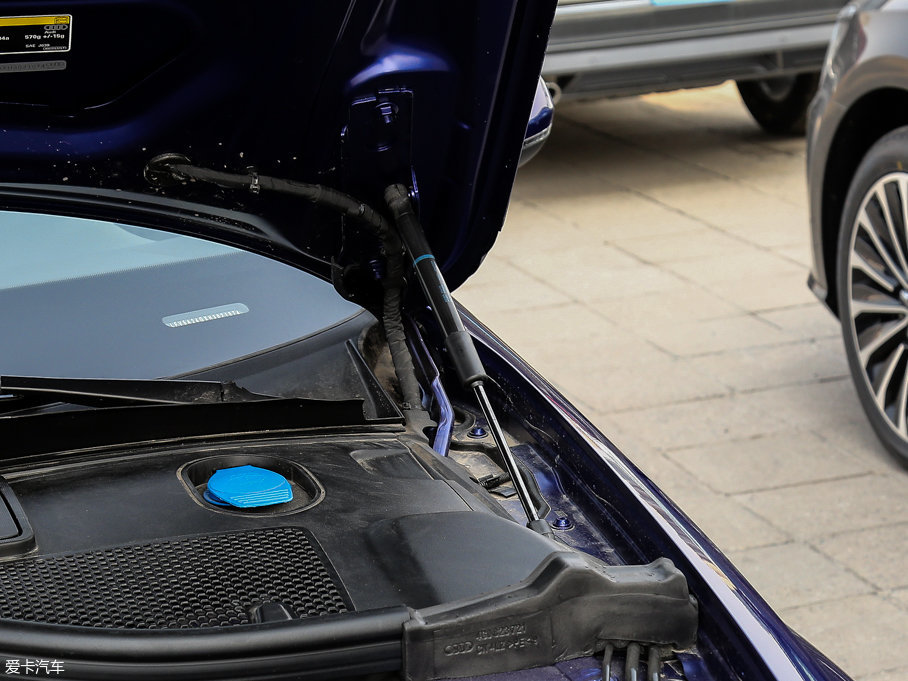 2017?yun)WA6L 30 FSI m