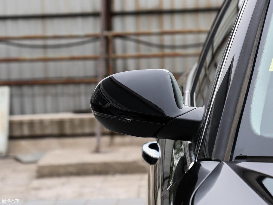 2017WA6L 50 TFSI quattro A