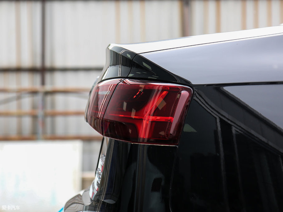 2017WA6L 50 TFSI quattro A