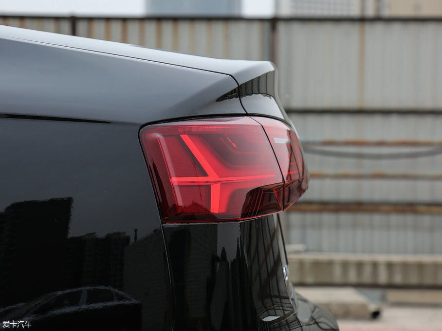 2017WA6L 50 TFSI quattro A