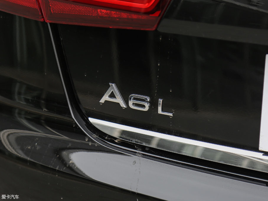 2017WA6L 50 TFSI quattro A