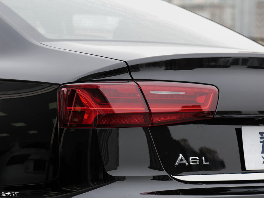 2017WA6L 50 TFSI quattro A