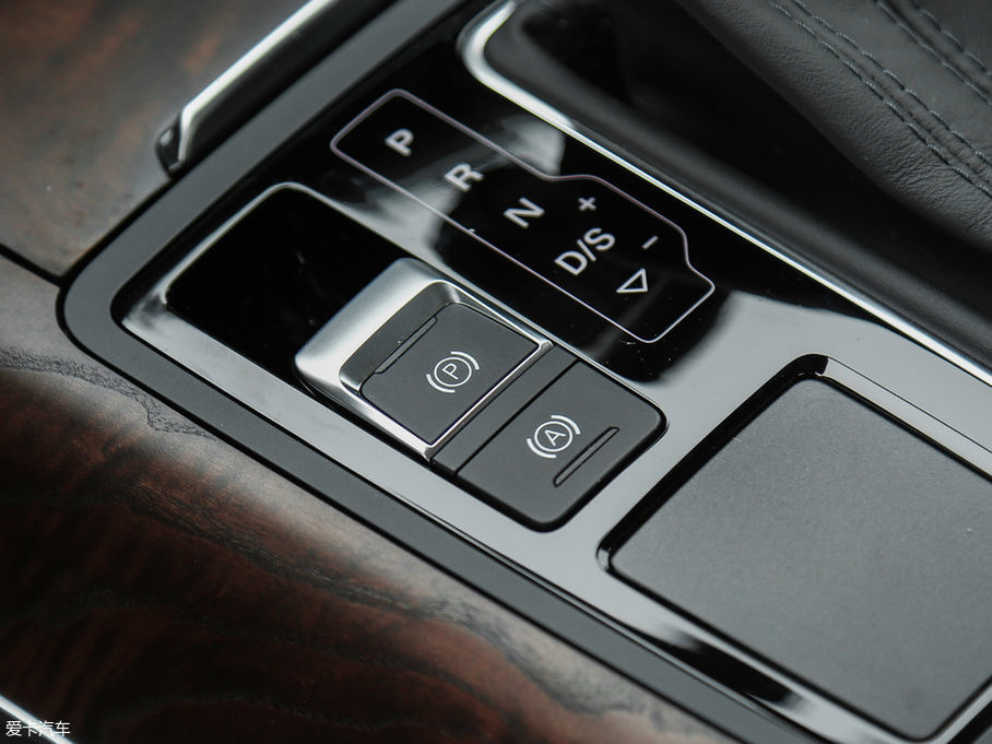 2017WA6L 50 TFSI quattro A