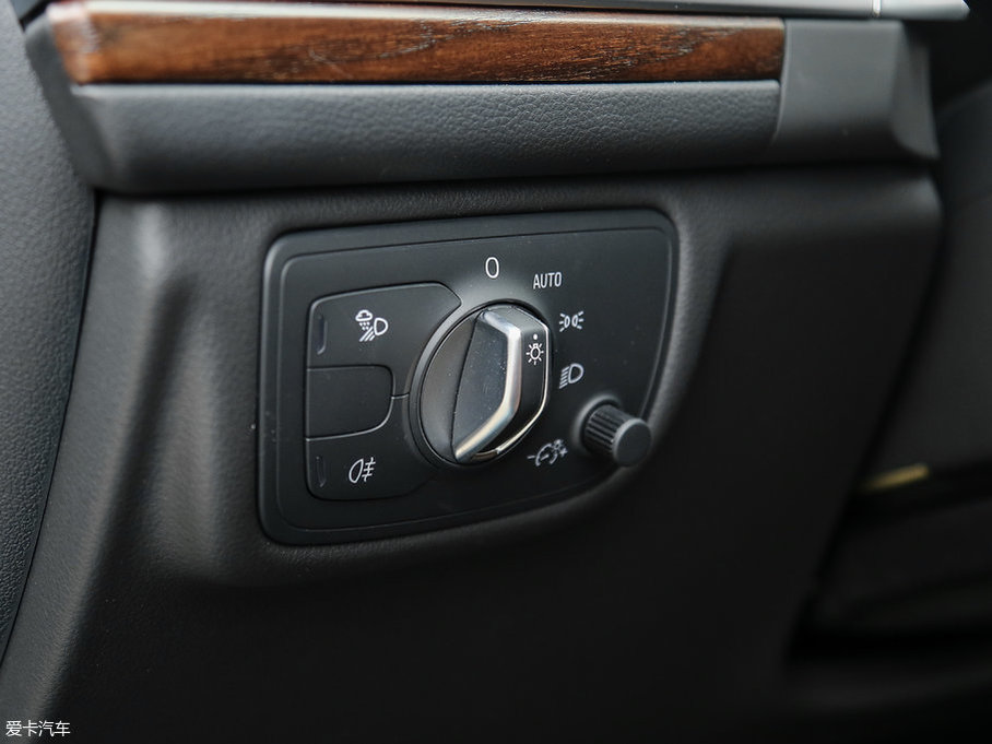 2017WA6L 50 TFSI quattro A