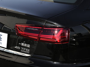 201745 TFSI quattro \ ^