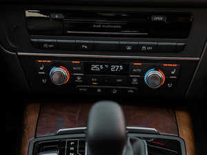 201750 TFSI quattro  {{