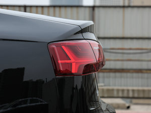 201750 TFSI quattro A ^