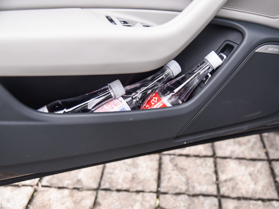 2018WA6LԴ 40 e-tron