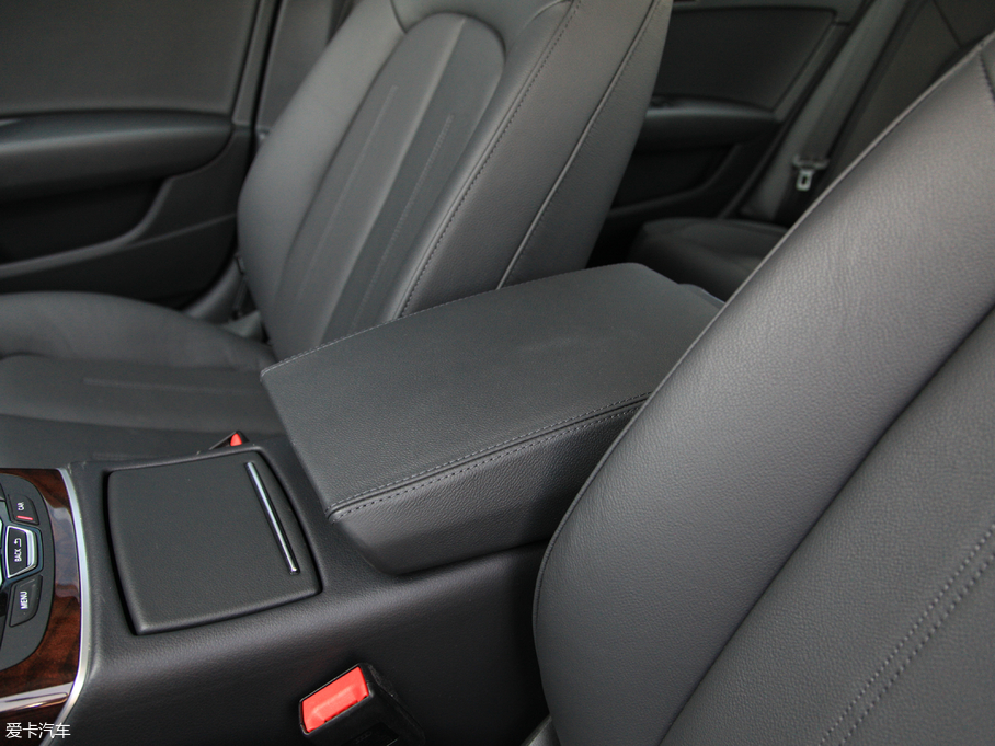 2018WA6LԴ 40 e-tron