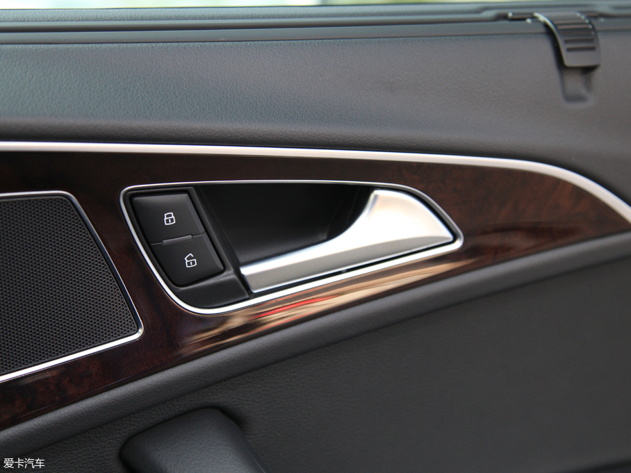 2018WA6LԴ 40 e-tron